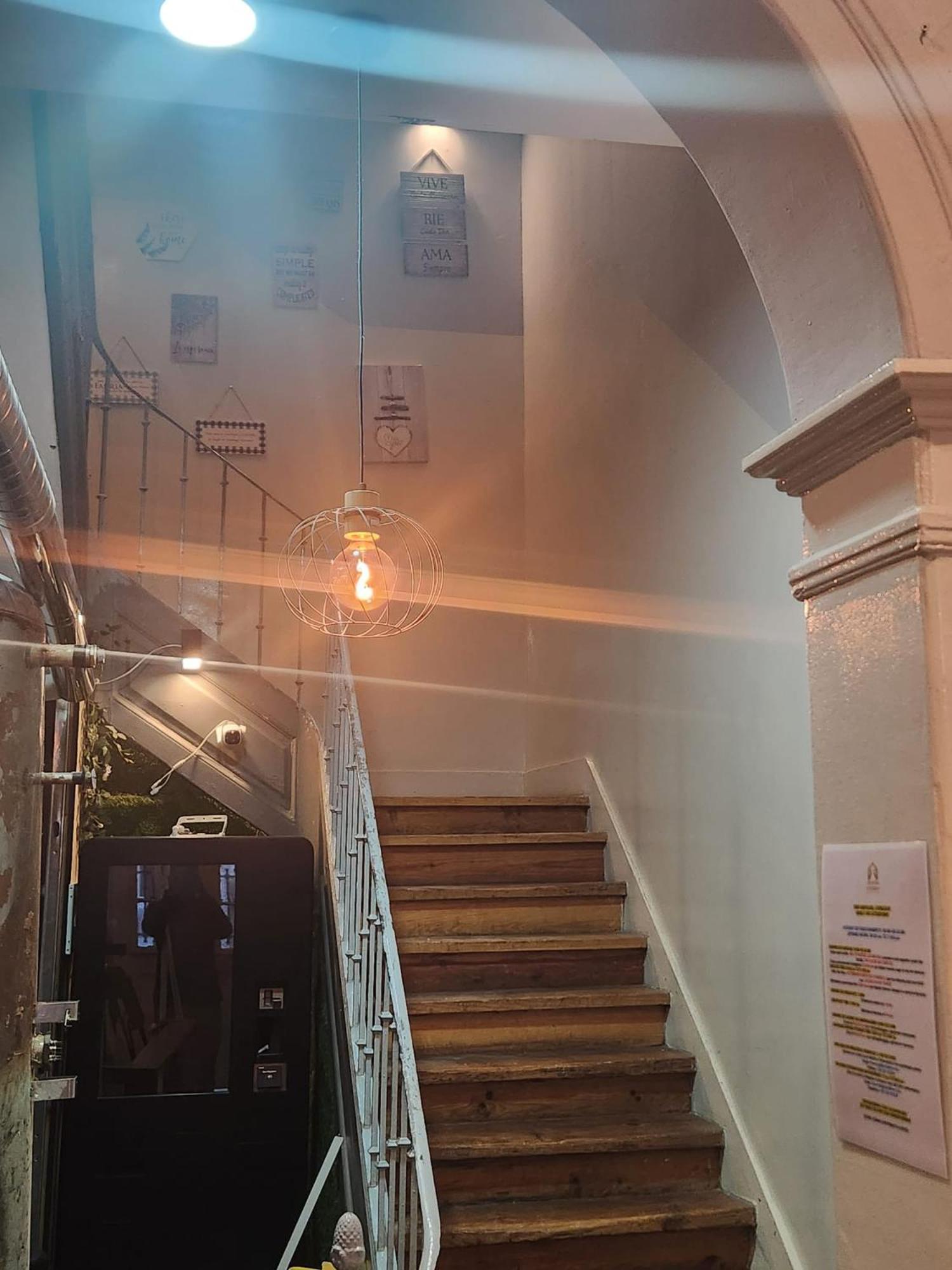 Daora Lisbon Low Cost Hostel Exterior photo